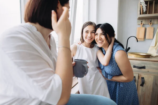 Madre Hijas Divirtiéndose Juntas — Foto de Stock