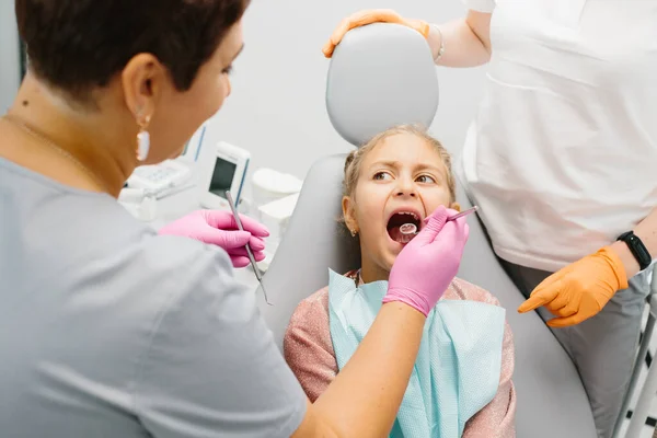 Little Patient Dentist Have Teeth Checkup Stomatology Clinic — Stock Photo, Image