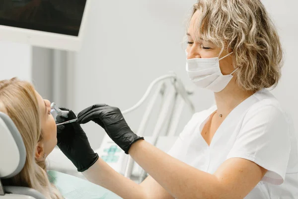 Close Medical Dentist Procedure Teeth Polishing Clean — Stock Photo, Image