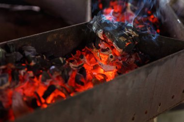 Kavurma yer kömür ile