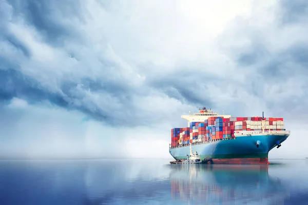Navio internacional de carga de contentores no oceano, transporte de mercadorias, navio náutico — Fotografia de Stock
