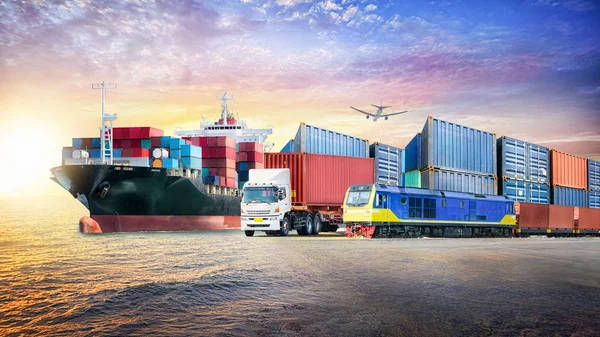 Logística importación exportación fondo y contenedor transporte de carga concepto — Foto de Stock