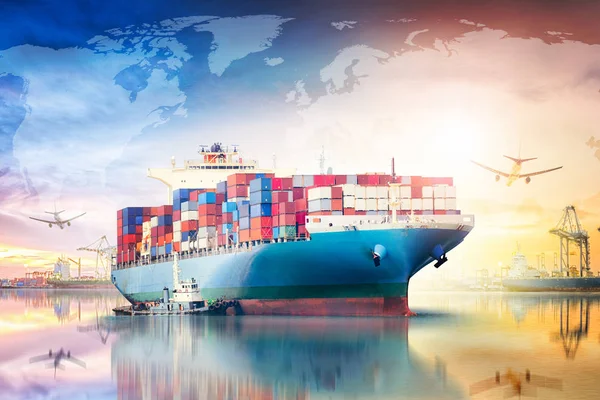 Logistica aziendale globale concetto di esportazione e industria di trasporto di container cargo nave al tramonto cielo — Foto Stock
