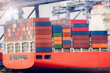 Lojistik ithalat ihracat kavramı ve ulaşım sanayi Seaport, yük taşımacılığı, konteyner kargo yük gemisiyle, nakliye