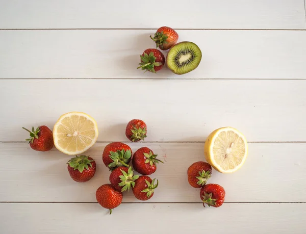 Saisonnière fraise nature morte . — Photo