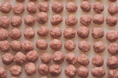 köfte yakın çekim. Üstten Görünüm. çorba köfte ve makarna hazırlık