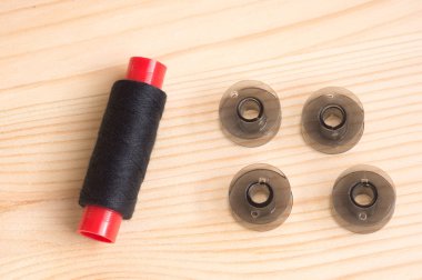 Dikiş makine için siyah plastik bobin