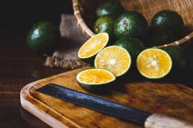 Portakal ve portakal dilimleri 