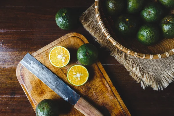 Portakal ve portakal dilimleri 