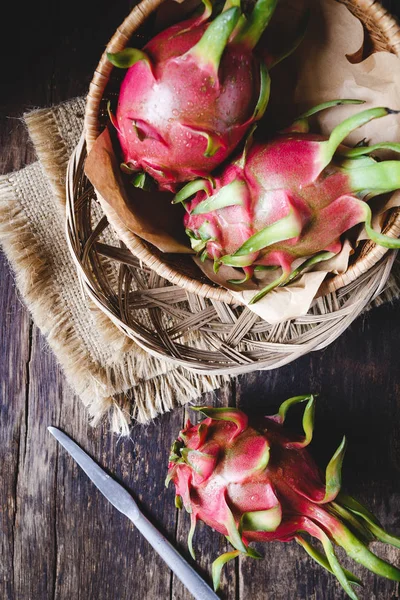 Verse dragon fruit — Stockfoto