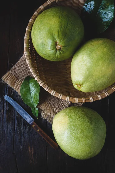 Pomelo Verde. Frutta dal Vietnam — Foto Stock