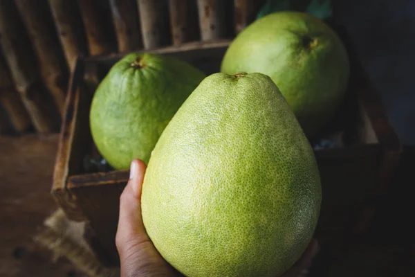 Pomelo Verde. Frutta dal Vietnam — Foto Stock