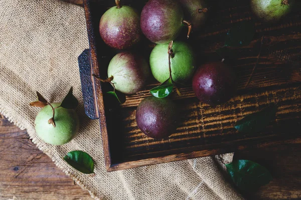 Olgun mor Starapples — Stok fotoğraf