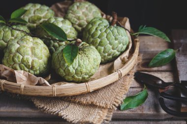 Taze krema elma meyve