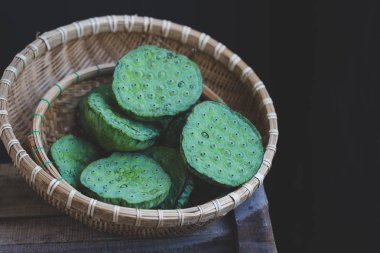 Taze Lotus tohumları