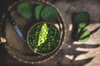 Taze Lotus tohumları