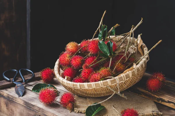 Frutas frescas de rambutão — Fotografia de Stock