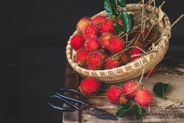 Frutas frescas de rambutão — Fotografia de Stock