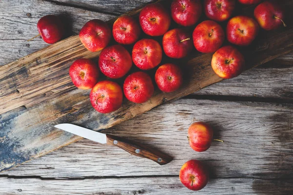 Red Little Apples Old Wood — Stock Photo, Image