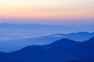Sabahları iyi görünüm.