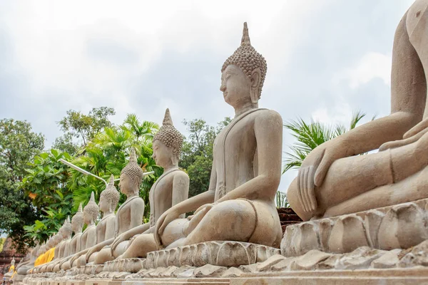 Buddha-Bild auf Basis — Stockfoto
