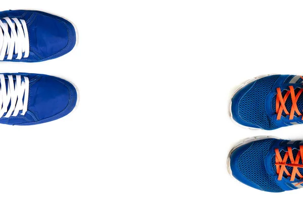 Голубые туфли в двух стилях . — стоковое фото