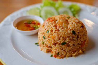 Baharatlı kızarmış pilav.