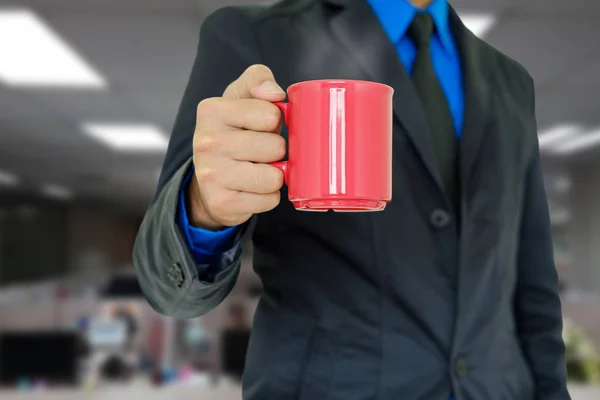 Drinken koffie in office. — Stockfoto