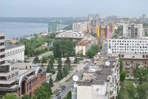 W mieście Samara, zobacz bloki na szczycie — Zdjęcie stockowe