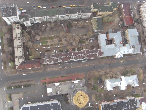 Calle Molodogvardeyskaya, ciudad de Samara, vista superior de los barrios circundantes en el otoño . — Foto de Stock