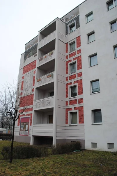 A arquitetura da cidade de Berlim. Um moderno edifício de apartamentos . — Fotografia de Stock