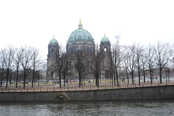 The architecture of the city of Berlin. The city's skyline. — Stock Photo, Image