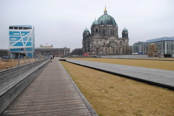 The architecture of the city of Berlin. The city's skyline. — Stock Photo, Image