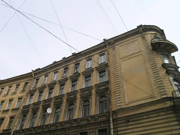 Ett fragment av urban ensemblen av staden St. Petersburg — Stockfoto