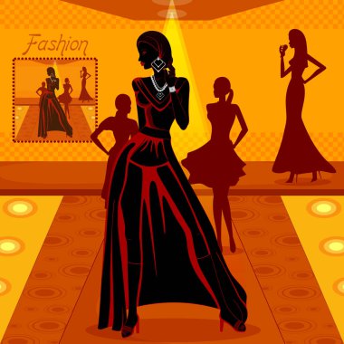 Güzel Afrikalı siyah kadın modern şık model rampa üzerinde