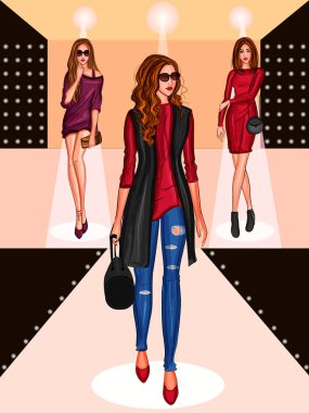 Rampa üzerinde güzel modern şık kadın modeli