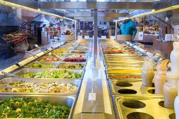 Self servis salata barı.