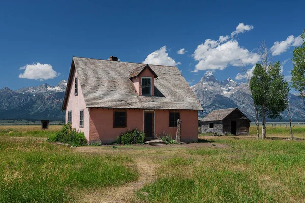 Mormon satır Abandonded ev — Stok fotoğraf