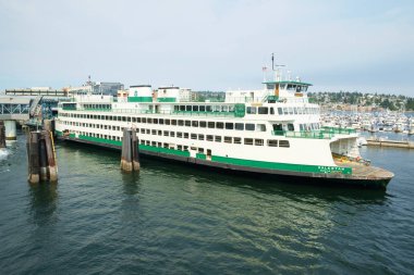 İskelede feribot