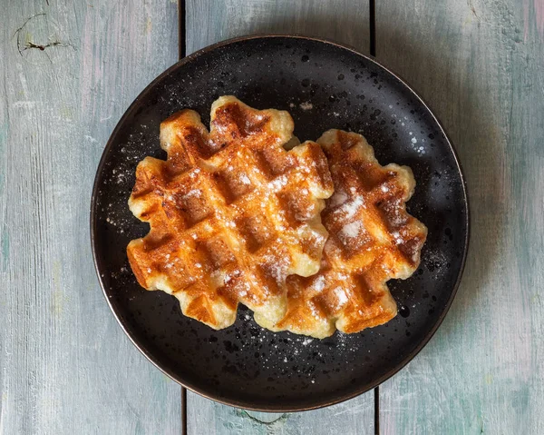 Gofres Con Azúcar Glaseado Plato Oscuro Para Desayuno Rápido Desde — Foto de Stock