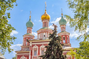 Yaz, Moskova Novodevichy manastırda (Pokrovskaya Kilisesi) şefaat Kilisesi