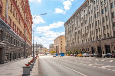 Bolshaya Lubyanka caddesi, Fsb binası, Lubyanka meydanı manzaralı, Moskova 'nın eski merkezi, Rusya. Yaz şehir manzarası