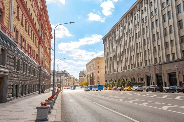 Bolshaya Lubyanka街 Fsb大楼 朝向Lubyanka广场 俄罗斯莫斯科的旧中心 夏季城市景观 免版税图库图片