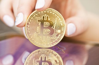 Altın Bitcoins. Yeni sanal para.