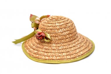 beyaz arkaplanda hasır şapka