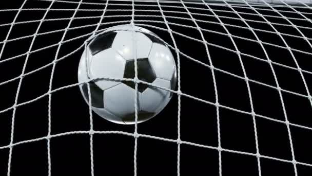 Soccer Ball vuela a Goal Net en cámara lenta. Vista de abajo. Hermosa animación de fútbol 3d del Momento de la Meta. Alfa canal de pantalla verde. 4k Ultra HD 3840x2160 . — Vídeos de Stock