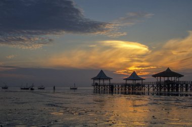 Surabaya, Endonezya 'nın Doğu Cava eyaletinin başkenti ve Jakarta' dan sonra ülkenin en büyük ikinci şehridir..