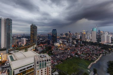 Jakarta resmi olarak Endonezya 'nın başkenti olan Jakarta' nın başkentidir. Jakarta, Endonezya 'nın ekonomi, kültür ve siyasetinin merkezidir. 05 10 2019