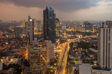 Jakarta resmi olarak Endonezya 'nın başkenti olan Jakarta' nın başkentidir. Jakarta, Endonezya 'nın ekonomi, kültür ve siyasetinin merkezidir. 05 10 2019