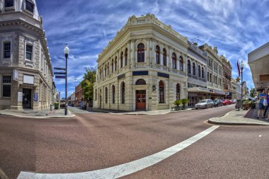 Fremantle, Batı Avustralya 'da Perth metropolitan bölgesinin bir parçası olan bir liman kentidir. Denizcilik tarihi, Viktorya dönemi mimarisi ve Avustralya 'nın İngiliz ceza kolonisi günlerinden kalma kalıntıları ile bilinir.